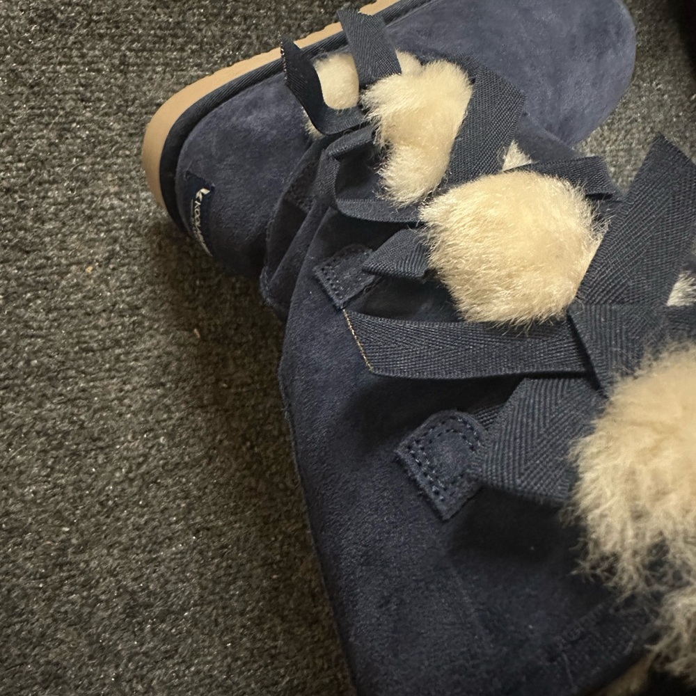 UGG Blue Winter Boots with Cream Fur